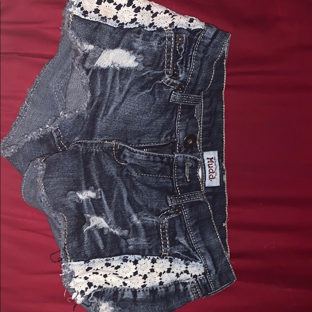 Shorts w side lace